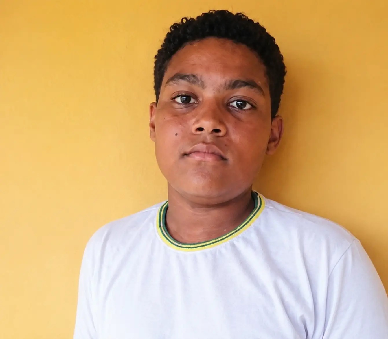 Adolescente morre após ser atingido por cesta de basquete em praça de Rio Verde