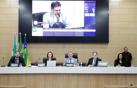 Trabalhos legislativos de maio terminam  com a aprovação de 11 Leis, 03 Resoluções,  16 Decretos e 267 Requerimentos